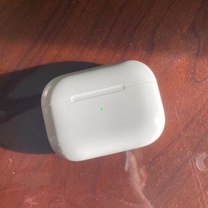Apple AirPods Pro Charging Case Only